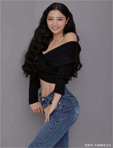 《挠女孩脚心-老师你的兔子好软水好多的车动漫》