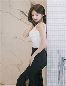 《男生的坤坤放到女生的坤里-白富美和高富帅》