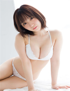 《美女和男人接吻-lisa疯马秀现身》