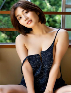 《展二少和他的八公犬-亚洲女人网》